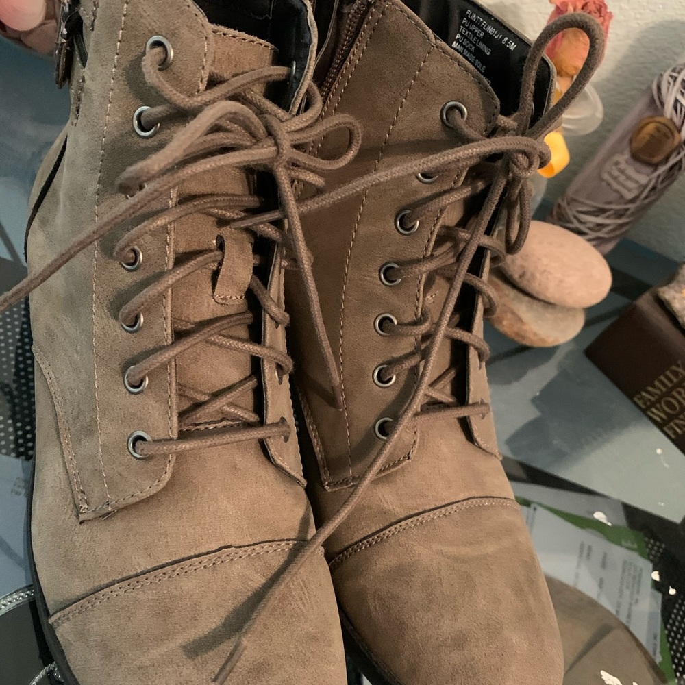 Chic Combat Style Booties - Picture 2 of 5